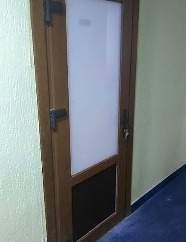 п.Колодищи. Профиль WDS 60 (дверной), внутренняя дверь, наружная ламинация, матовый однокамерный стеклопакет.